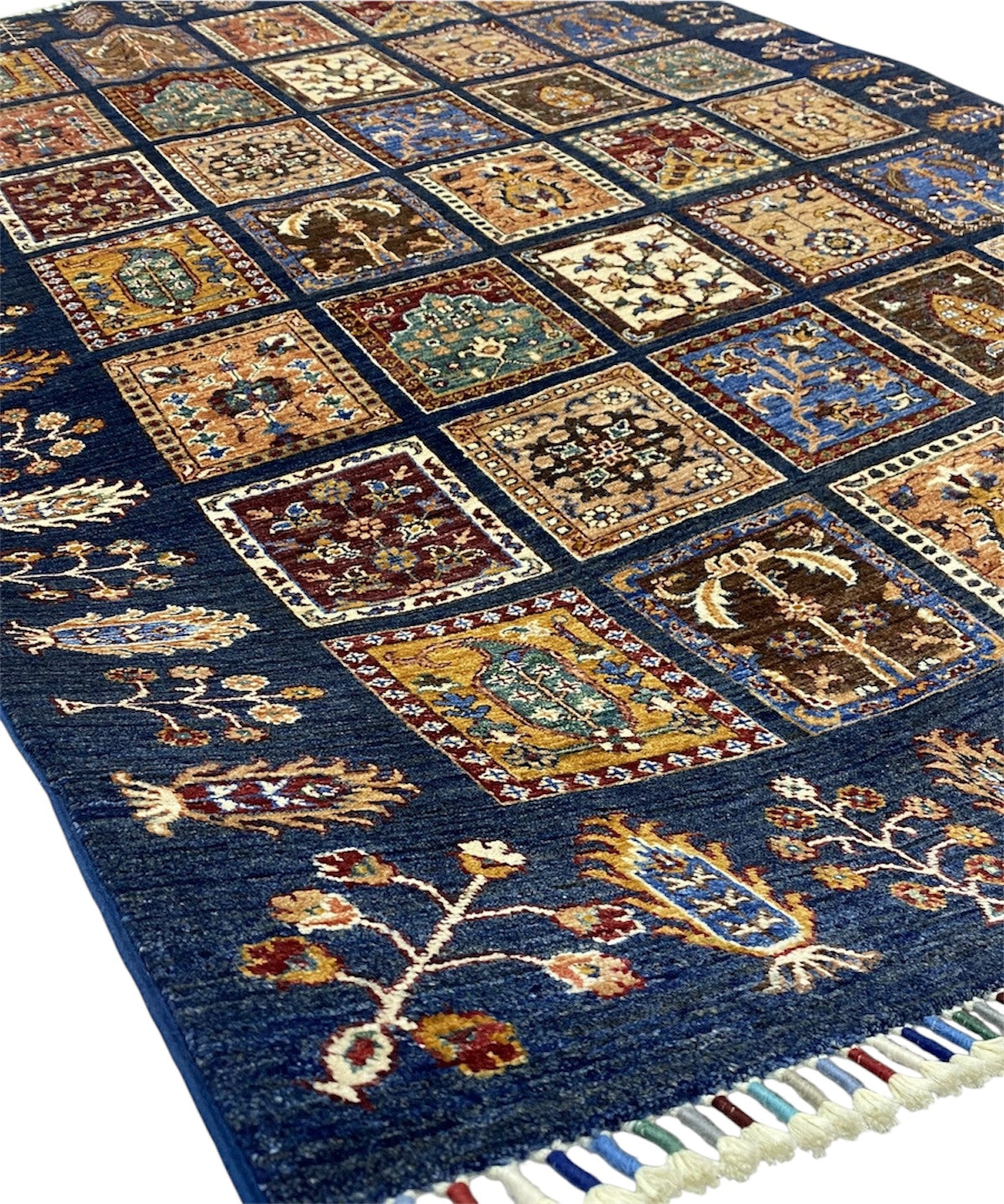 BAKHTARI GABBEH 174 x 238 CM