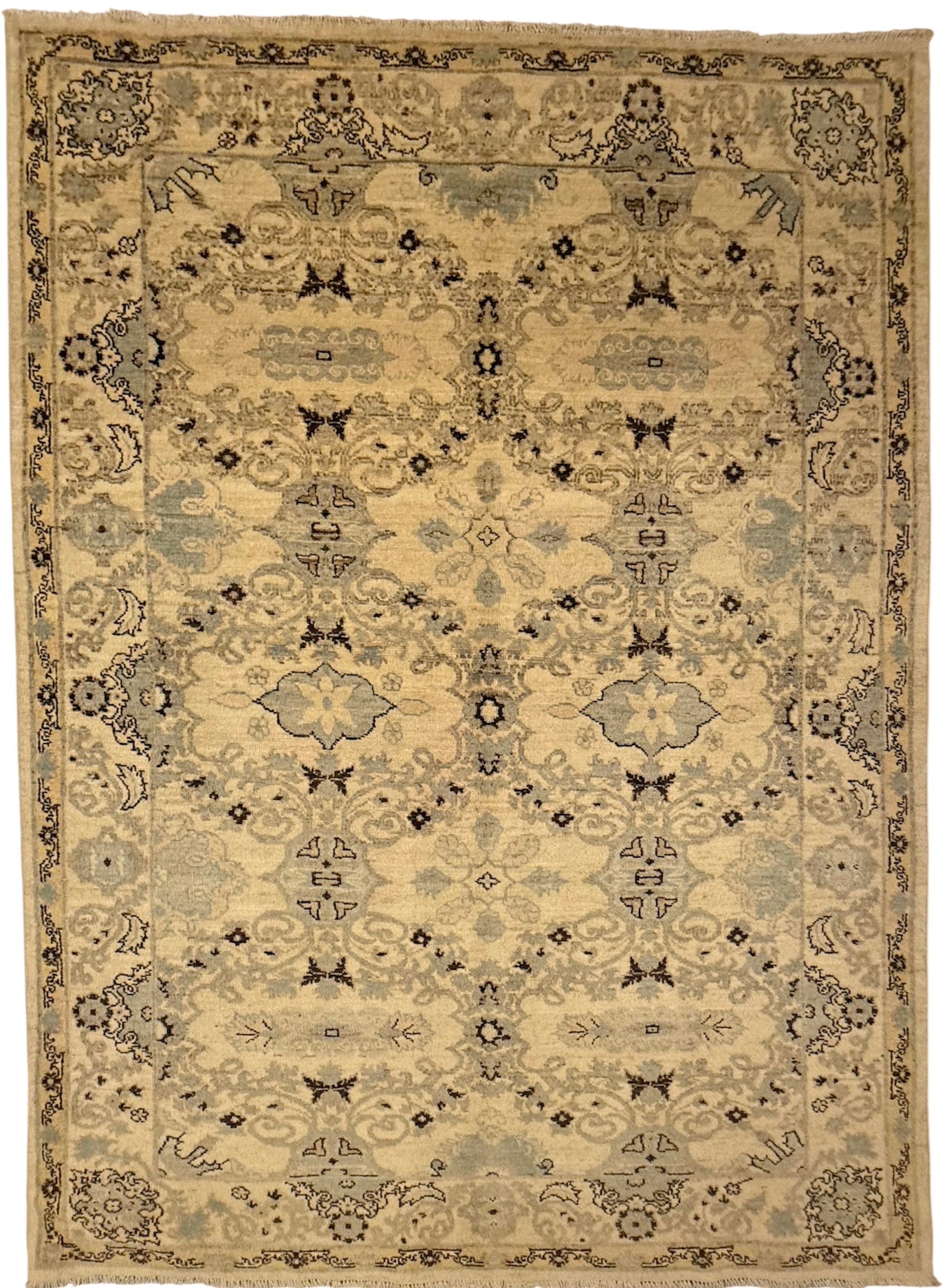 FIJN USHAK 154 X 209 CM