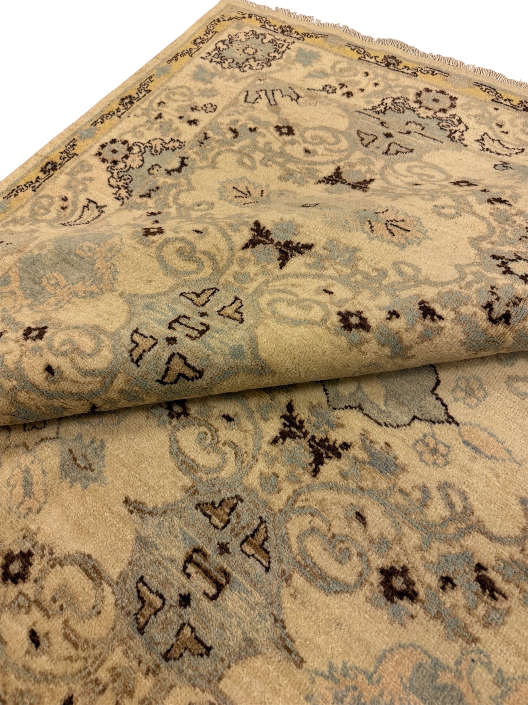 FIJN USHAK 154 X 209 CM