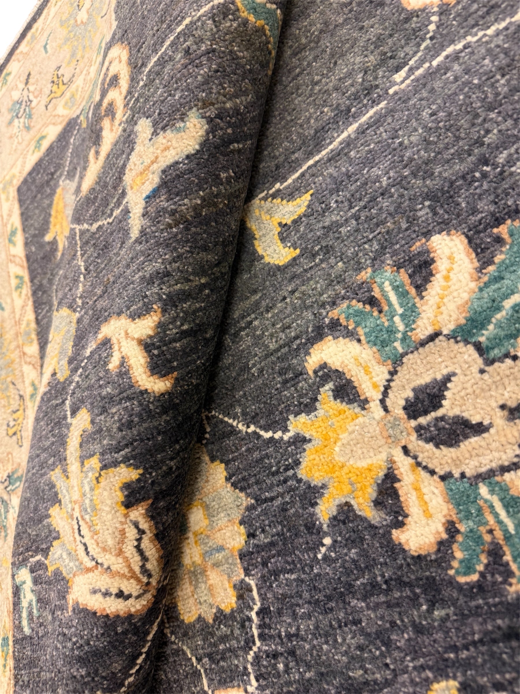 FARAHAN ZIEGLER 153 x 194 CM