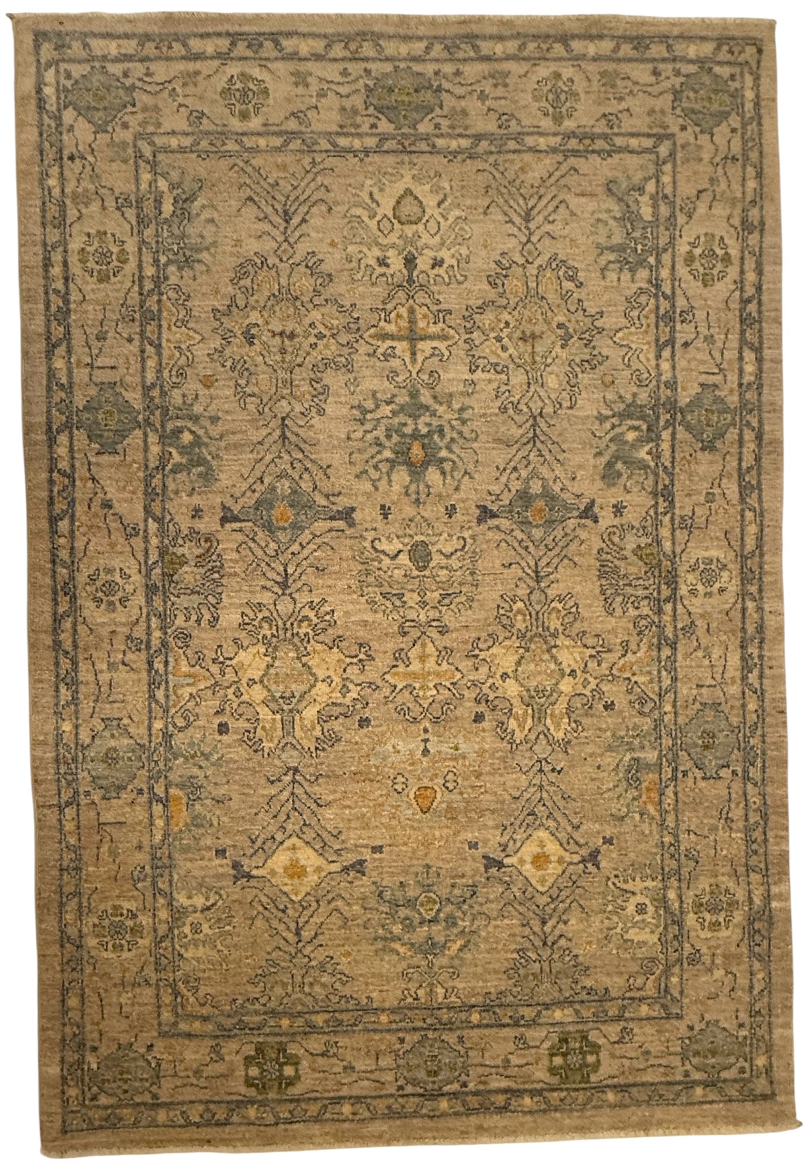 AFGHAANSE FIJN USHAK 125 x 186 CM