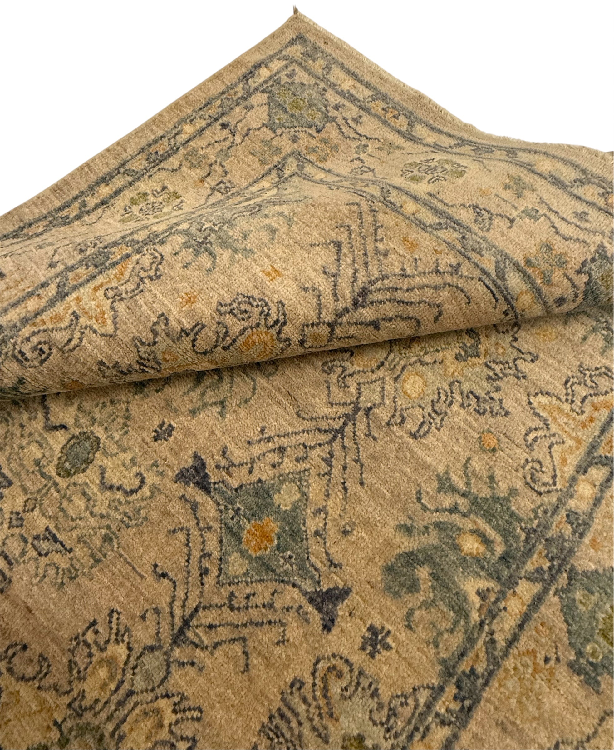 AFGHAANSE FIJN USHAK 125 x 186 CM