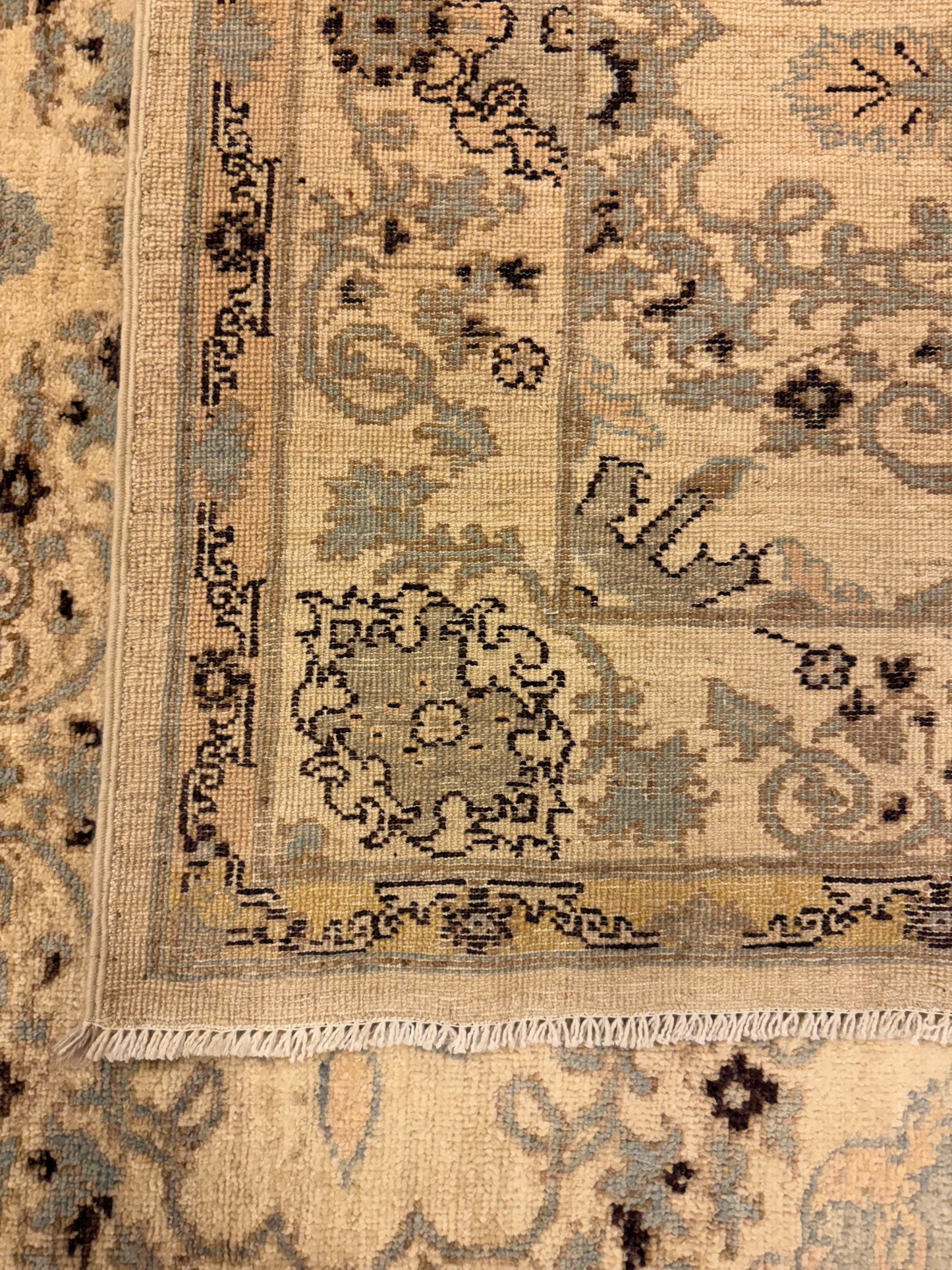 FIJN USHAK 154 X 209 CM