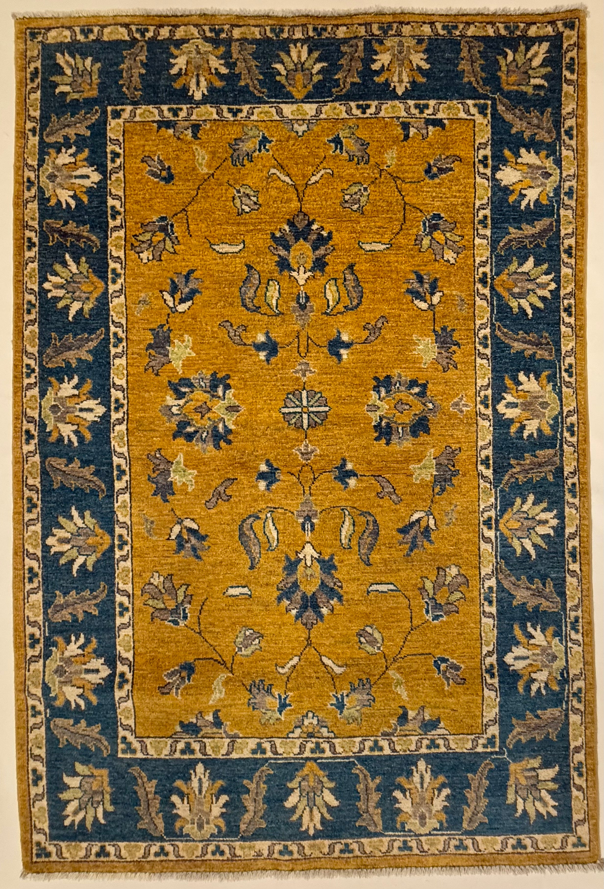 FIJN USHAK 123 x 185 CM