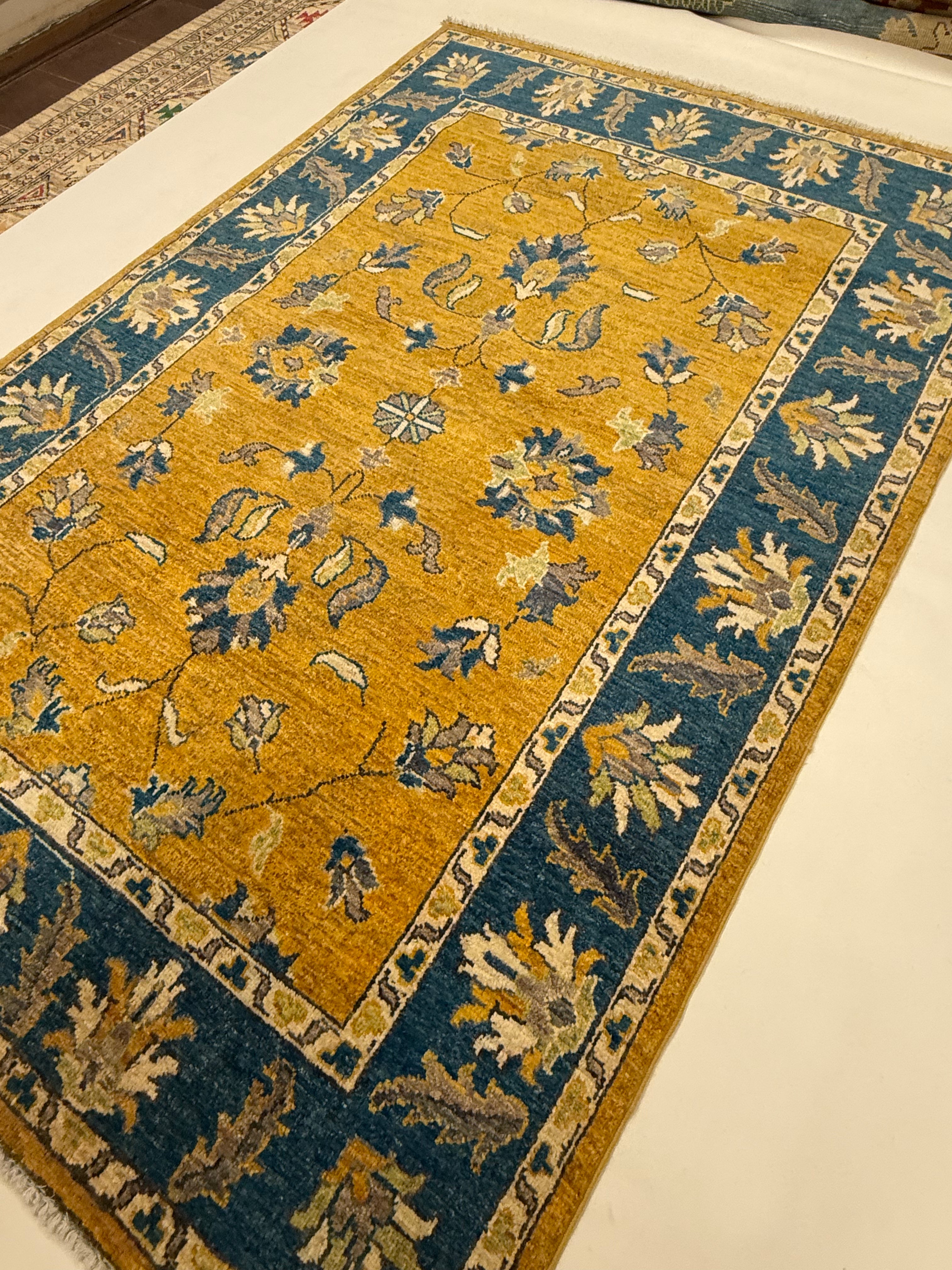 FIJN USHAK 123 x 185 CM