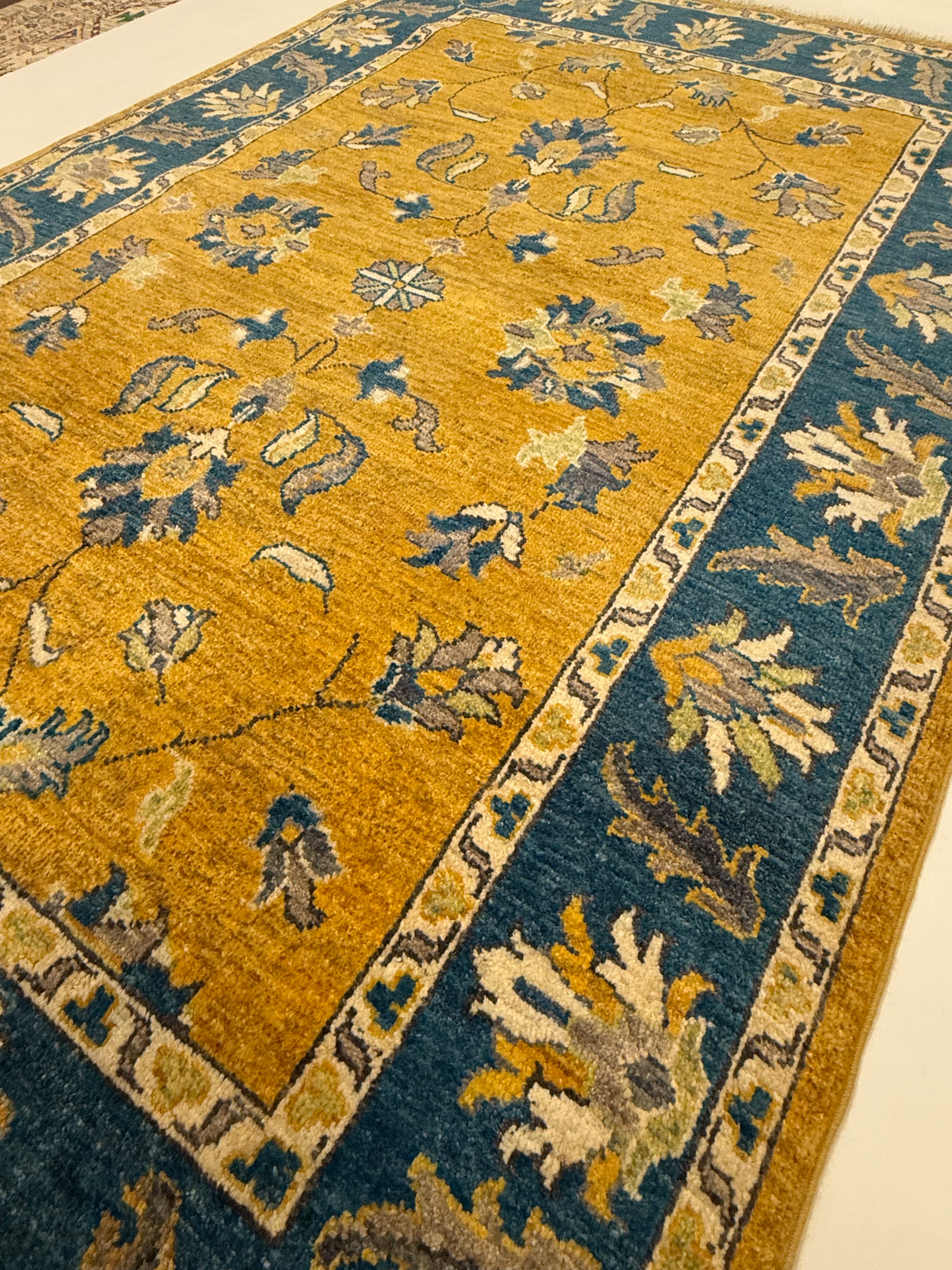 FIJN USHAK 123 x 185 CM