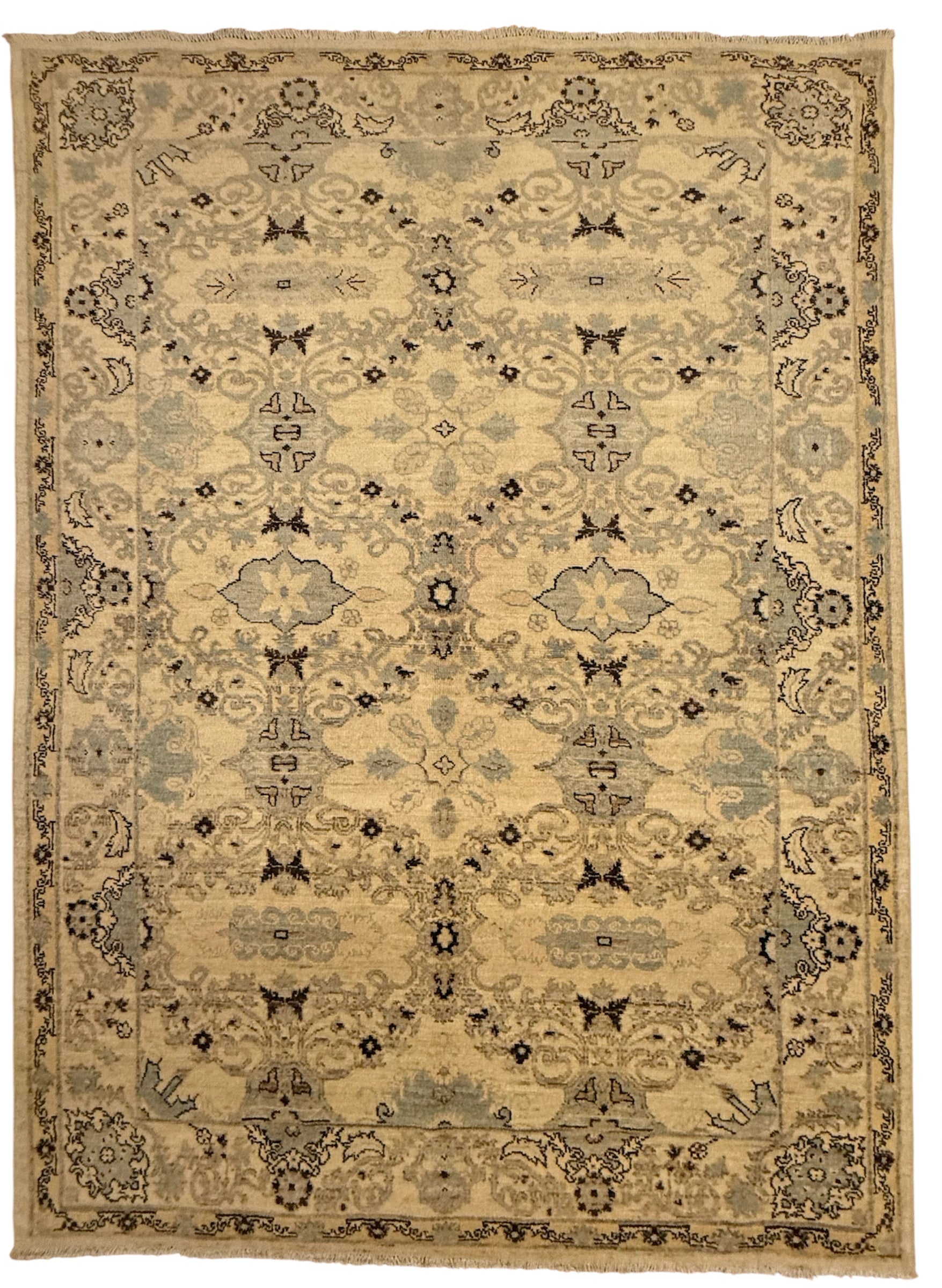 FIJN USHAK 154 X 209 CM