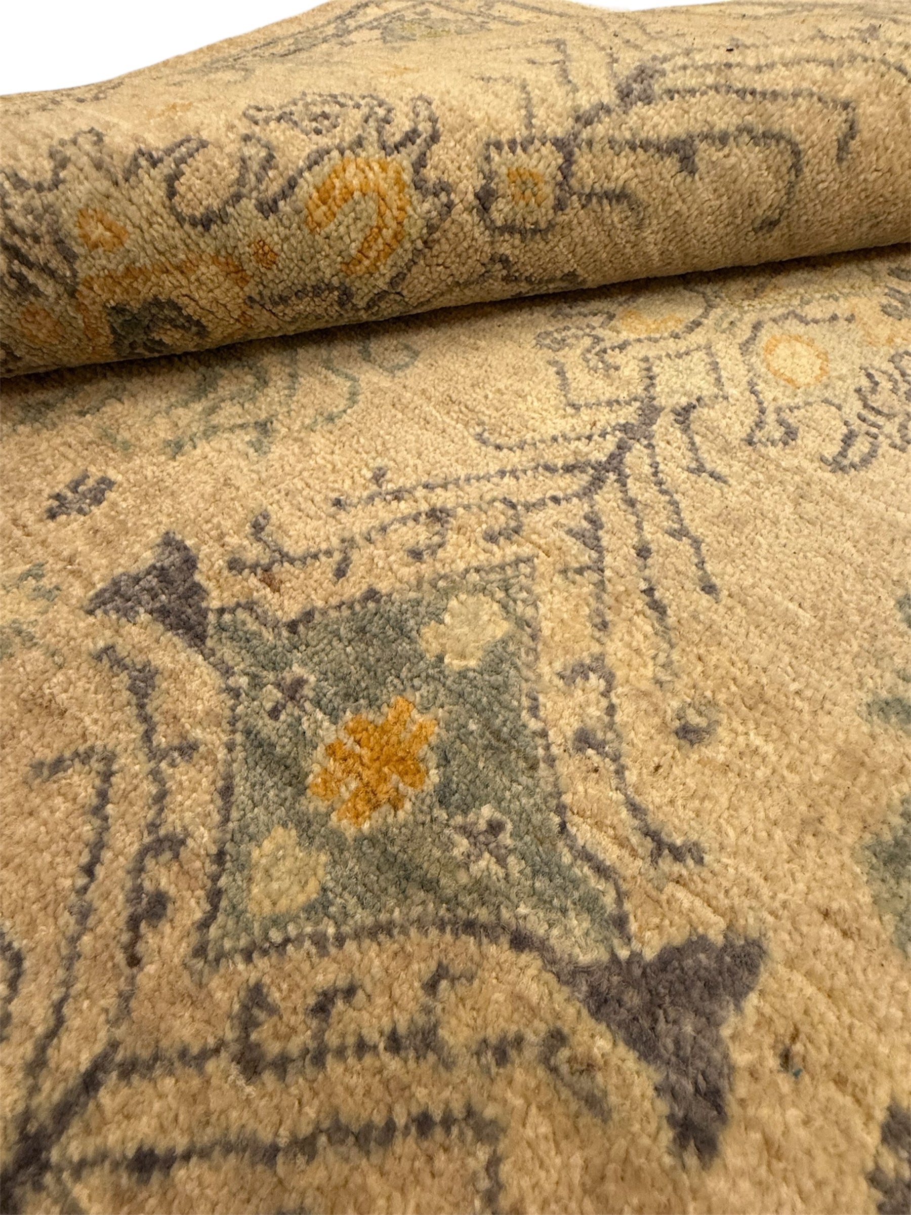 AFGHAANSE FIJN USHAK 125 x 186 CM