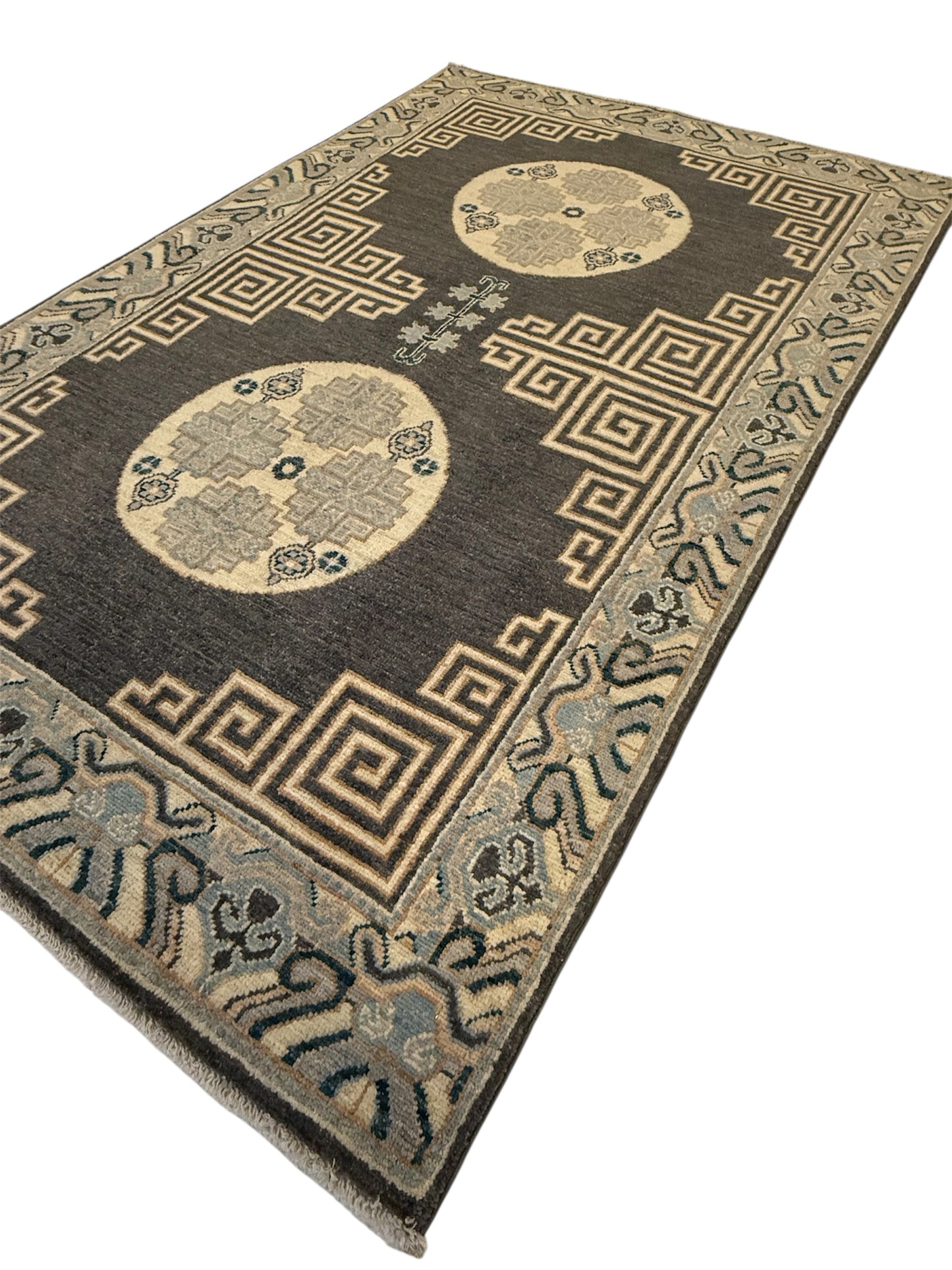 AFGHAANSE USHAK 117 x 185 CM