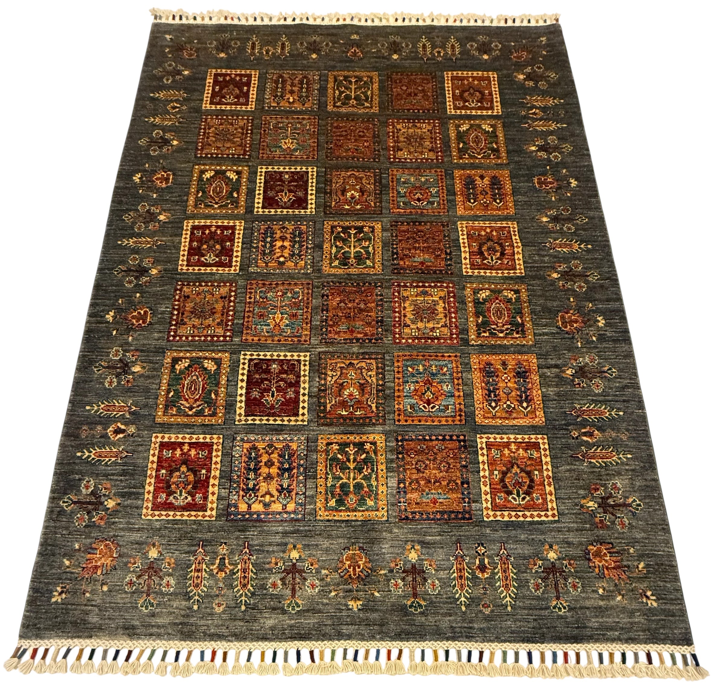 HANDGEKNOOPT BAKHTARI 152 x 206 CM