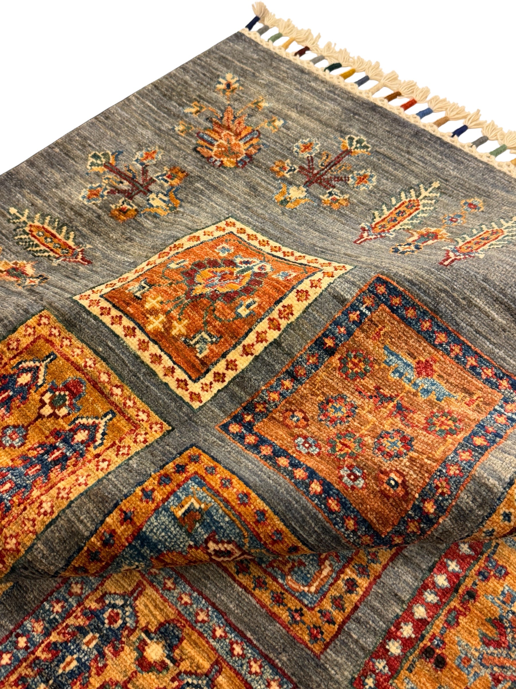 HANDGEKNOOPT BAKHTARI 152 x 206 CM